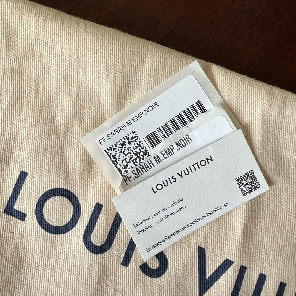 Louis Vuitton Sarah Wallet - Picture 6 of 6